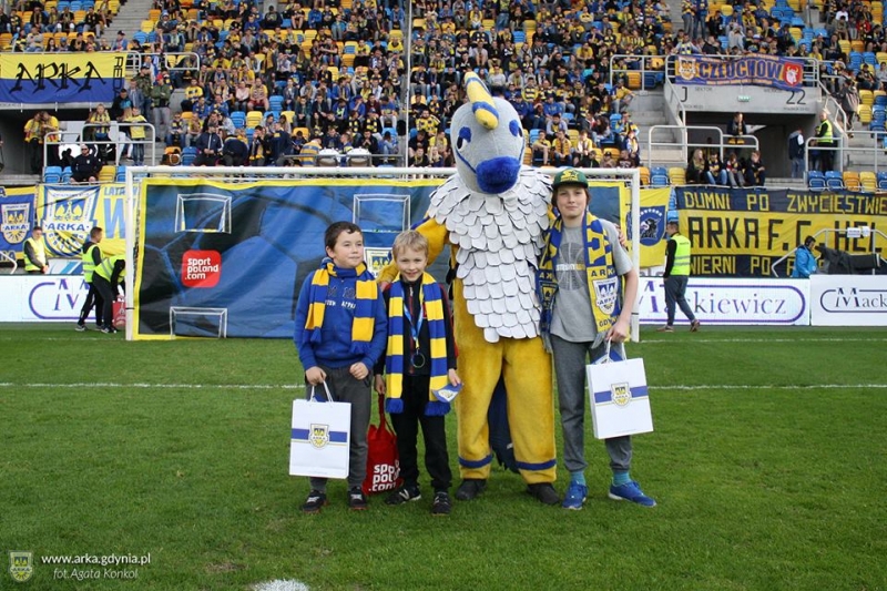 http://arka.gdynia.pl/images/galeria_zdjecie/big/18556180_1491182704266190_1635471746159434690_n_eb4708f099916ae4c4b91992f119a88e.jpg