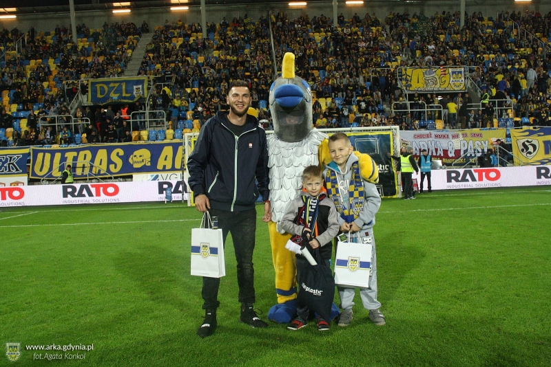 http://arka.gdynia.pl/images/galeria_zdjecie/big/21457695_1606342246083568_6478221831762417991_o_0827c26223168290f9d1f7319b5685ba.jpg