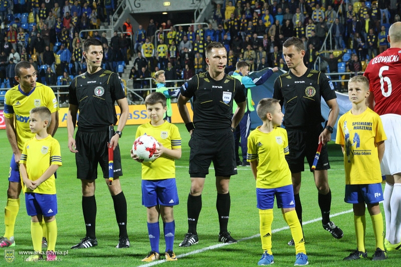 http://arka.gdynia.pl/images/galeria_zdjecie/big/21544108_1606340769417049_3726507770656838716_o_52887ea3a26e918086b1eb5f5015c135.jpg