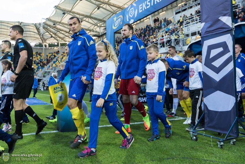 http://arka.gdynia.pl/images/galeria_zdjecie/big/21743500_1611641108887015_8666515146905593408_o_91a7a8c8ec56ce2000494bdc5e80bf4e.jpg