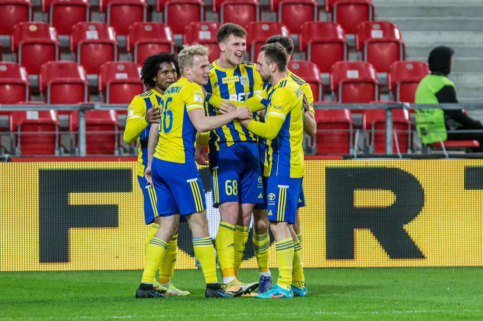 https://arka.gdynia.pl/images/galeria_zdjecie/big/220407CHW093_4ea92cce31a9437b0b6e8072c98c5011.jpg