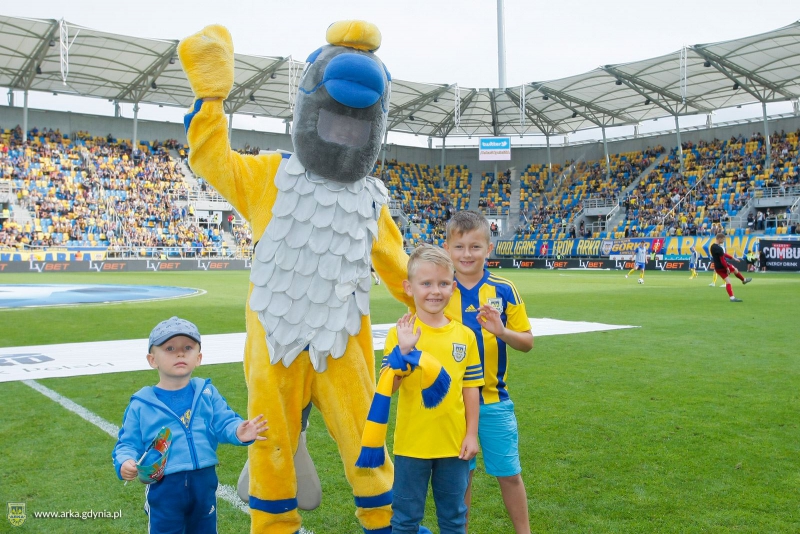 http://arka.gdynia.pl/images/galeria_zdjecie/big/40477594_2007775105940278_1483261174647619584_o_bb1fec9c273d7a9161382417647f27f5.jpg