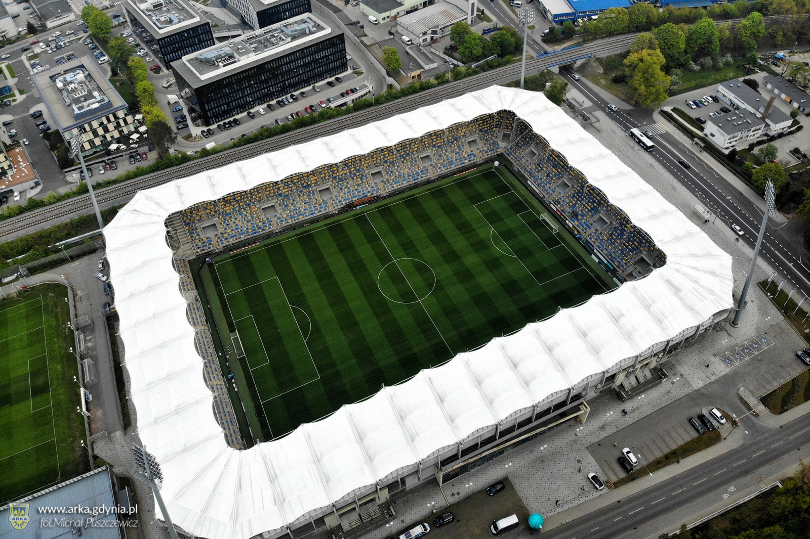 http://arka.gdynia.pl/images/galeria_zdjecie/big/DJI_0309_ad2613c32f1efe08dd34a2bb46b0c21b.jpg