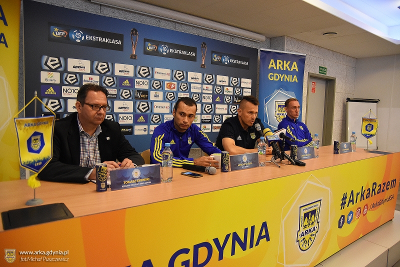 http://arka.gdynia.pl/images/galeria_zdjecie/big/DSC_1351_d726ab5eb16342986390f3c5de35a239.jpg