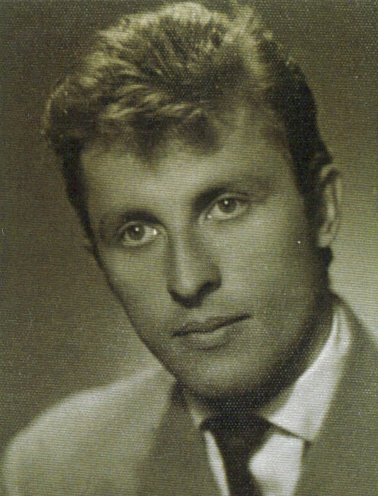 http://arka.gdynia.pl/images/galeria_zdjecie/big/Grzegorz_Polakow_(002)_3357475ab8cfd56d526046fb68eaa430.jpg