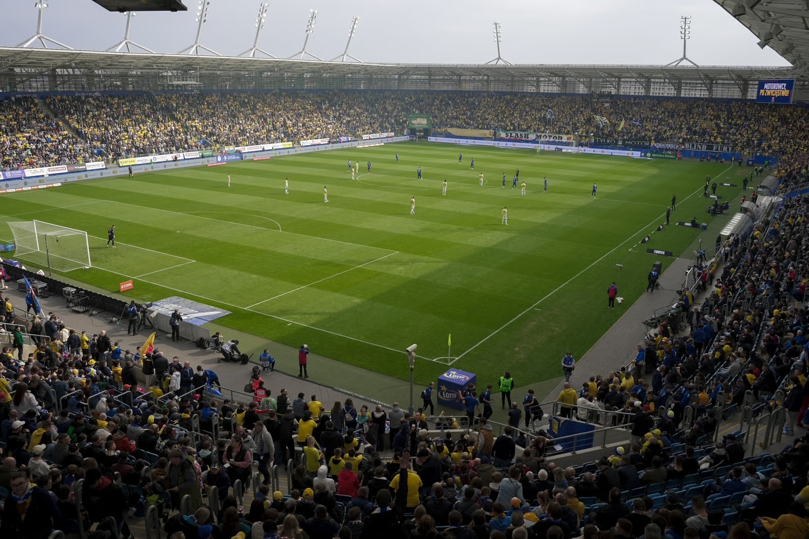 https://arka.gdynia.pl/images/galeria_zdjecie/big/Stadion_8d87a8449f1dfde0096b647af957ab92.jpg
