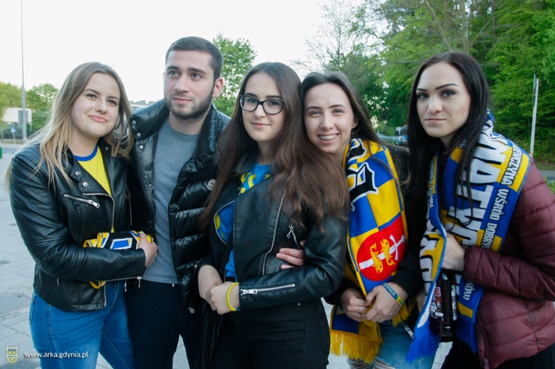 http://arka.gdynia.pl/images/galeria_zdjecie/big/arka-cracovia_01_93353bfecd211c767c6769df92eb4739.jpg