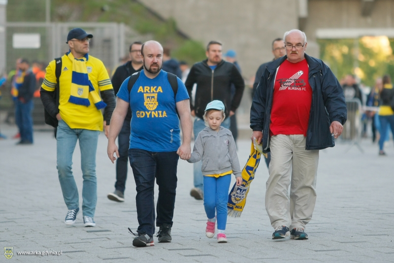 http://arka.gdynia.pl/images/galeria_zdjecie/big/arka-cracovia_02_6d78d2c41df691c9489f3decbf93150e.jpg
