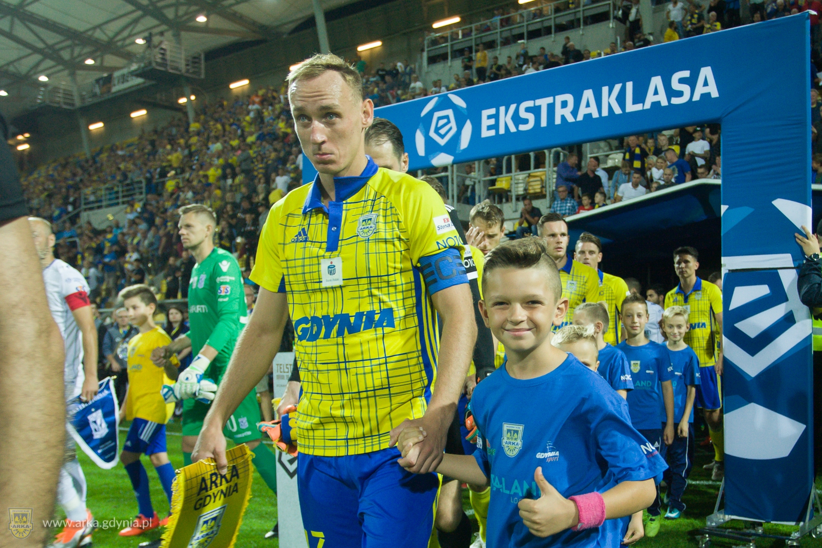 http://arka.gdynia.pl/images/galeria_zdjecie/big/arka-lech_03_855e44a40ee132f23b3ce88a66047819.jpg