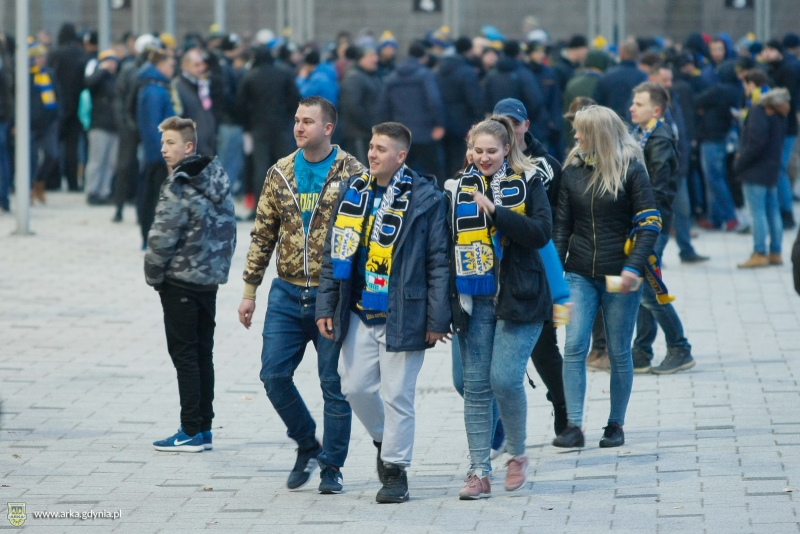 http://arka.gdynia.pl/images/galeria_zdjecie/big/arka-legia_01_5d1161d67dca5359d10868164b4524dc.jpg