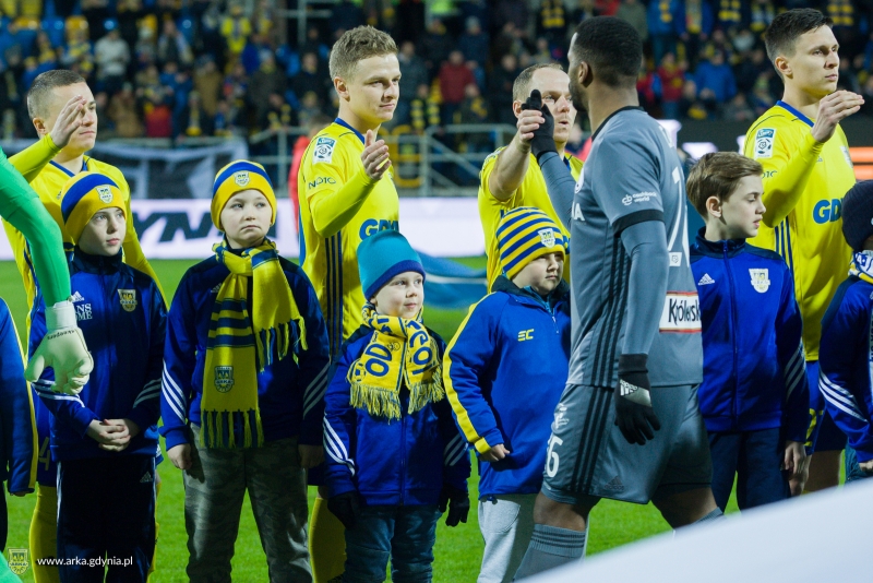 http://arka.gdynia.pl/images/galeria_zdjecie/big/arka-legia_15_89e40ed8e27d56f94127a55a6380b0fd.jpg