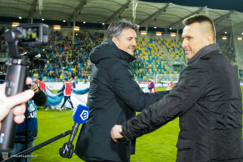 http://arka.gdynia.pl/images/galeria_zdjecie/big/arka-legia_16_293c8f2397144a8eeb9b2b51fe2d4264.jpg