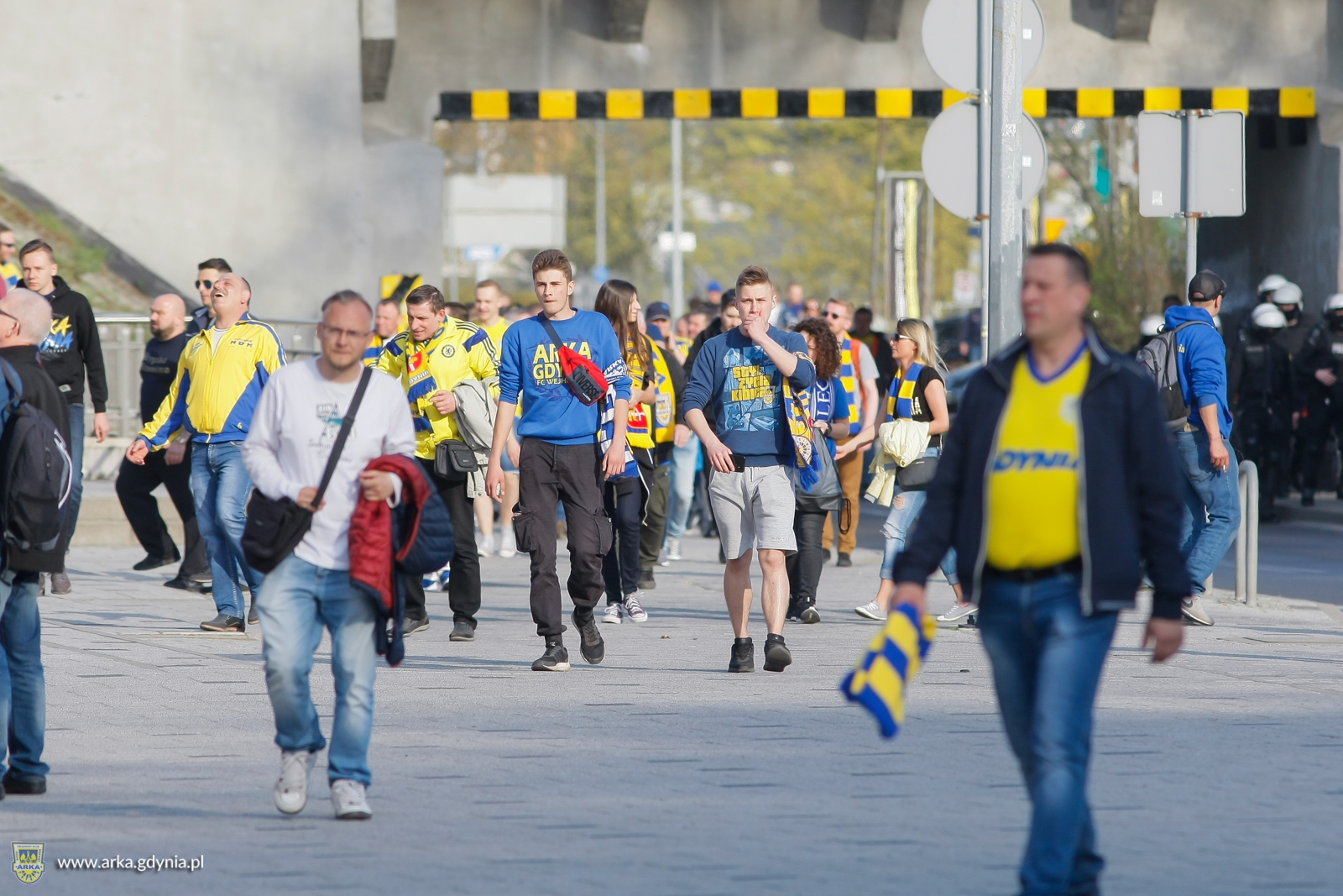 http://arka.gdynia.pl/images/galeria_zdjecie/big/arka-miedz-grupa_05_0fec52cae25c4db83633c16b94efdbc9.jpg