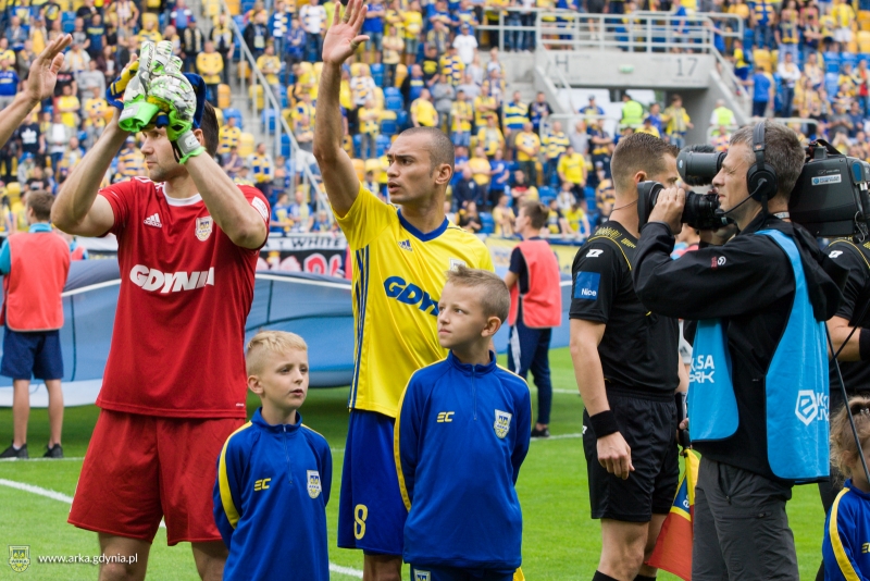 http://arka.gdynia.pl/images/galeria_zdjecie/big/arka-pogon_05_6f61091e3fcb4cdfd20dfeb08b46debd.jpg