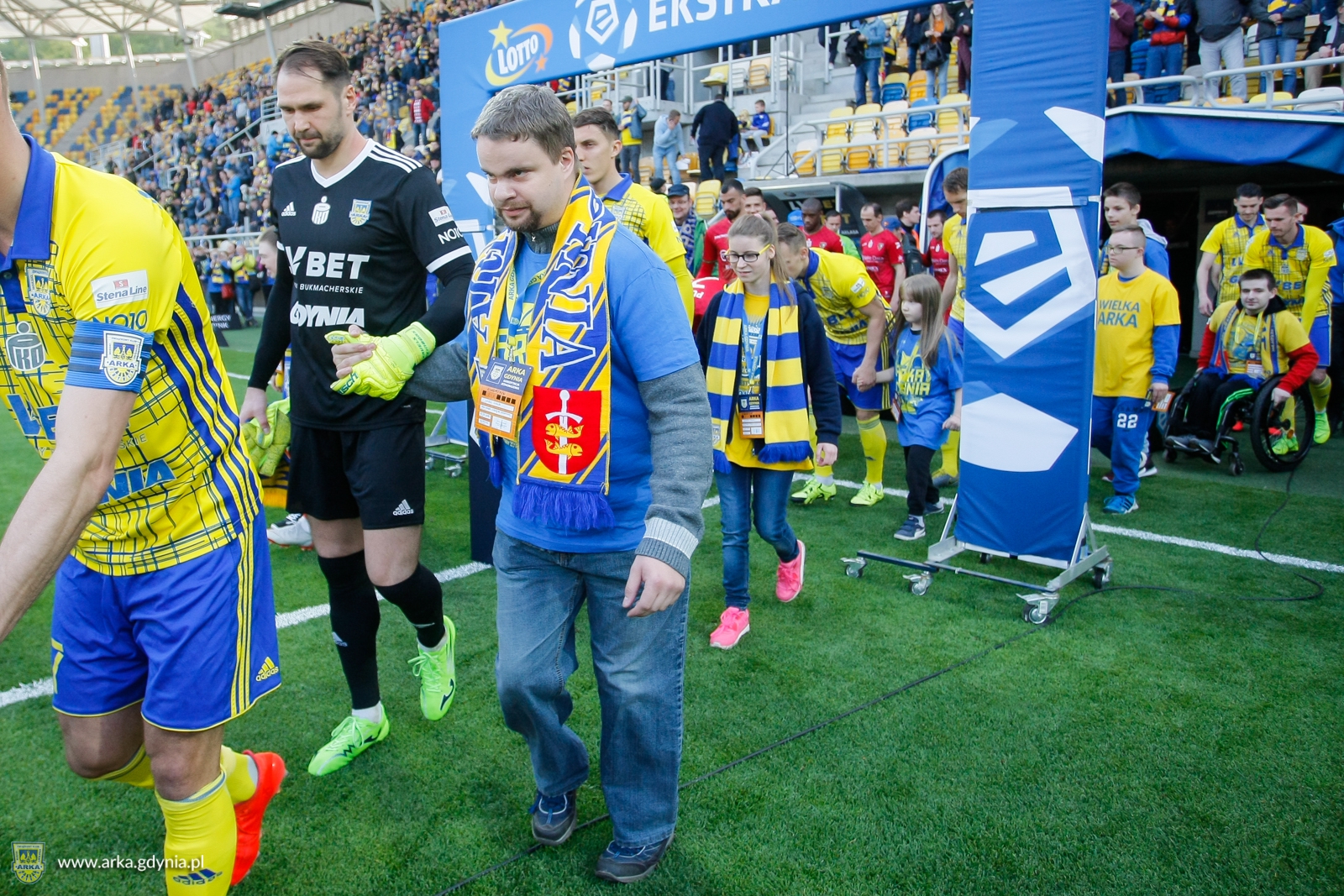 http://arka.gdynia.pl/images/galeria_zdjecie/big/arka-sosnowiec_17_cc488e6b83d0d7f98c1ea9054c698b5f.jpg