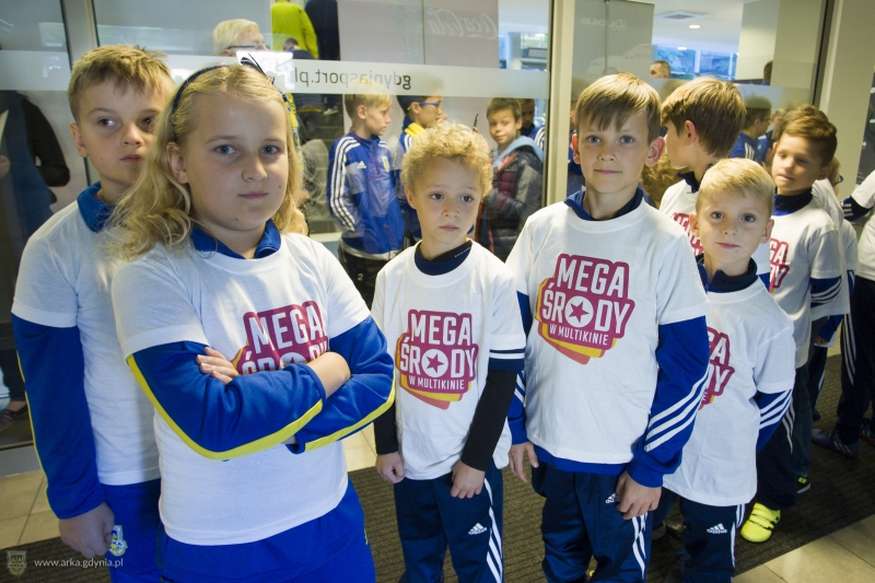 http://arka.gdynia.pl/images/galeria_zdjecie/big/arka-zaglebie_10_ac85129f34b53d311c7e67077ecb7e1d.jpg