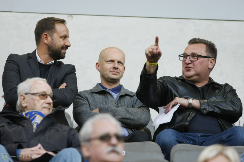 http://arka.gdynia.pl/images/galeria_zdjecie/big/arka-zaglebie_17_19da4205d001376c74eb2e2d6aa09f4c.jpg