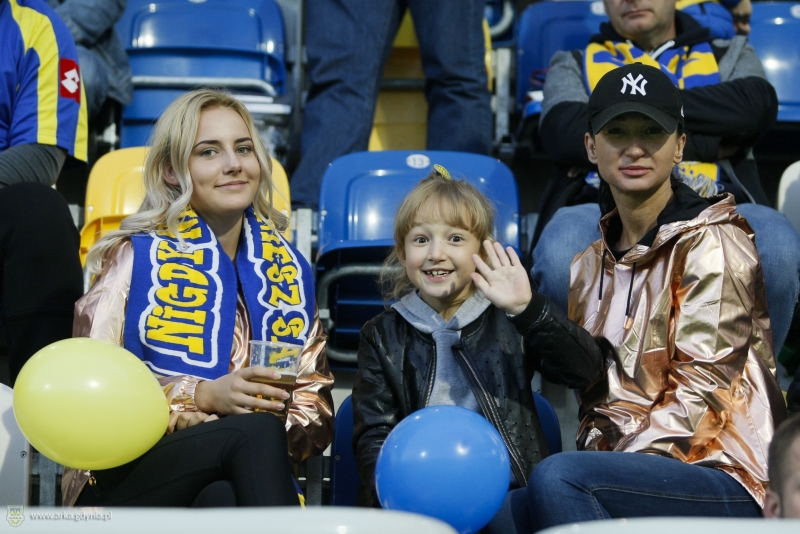 http://arka.gdynia.pl/images/galeria_zdjecie/big/arka-zaglebie_42_e14d0f37d63d6744f3f1e410a45aeb63.jpg