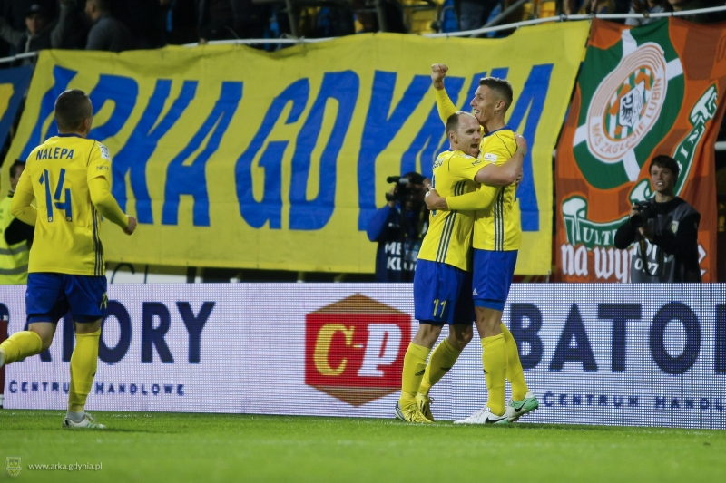 http://arka.gdynia.pl/images/galeria_zdjecie/big/arka-zaglebie_49_e1598714916ee5bc275c622dc1ca1dcf.jpg