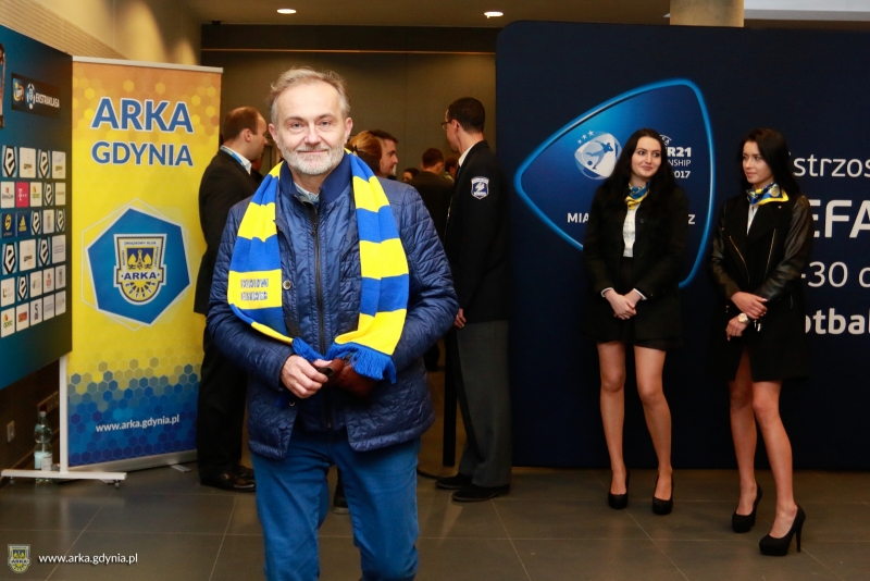 http://arka.gdynia.pl/images/galeria_zdjecie/big/gal_derby_021_d2fd73ec76ea5ea3b23fda6c2dc6cb16.jpg