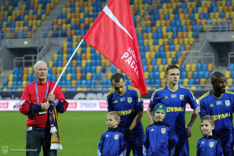 http://arka.gdynia.pl/images/galeria_zdjecie/big/gal_termalica_10_345d674cc3bc930b2870a159f5c287f0.jpg
