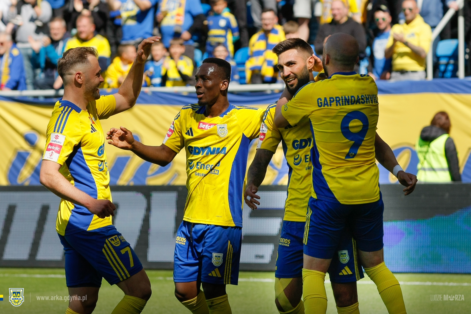 https://arka.gdynia.pl/images/galeria_zdjecie/big/gks_tychy_28_1e48dcb19d10143ef759a172b8e04923.jpg