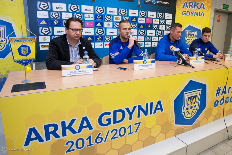 http://arka.gdynia.pl/images/galeria_zdjecie/big/konfa_jaga_01_aee910fa2c706efe4540a6b70fdc8c5f.jpg