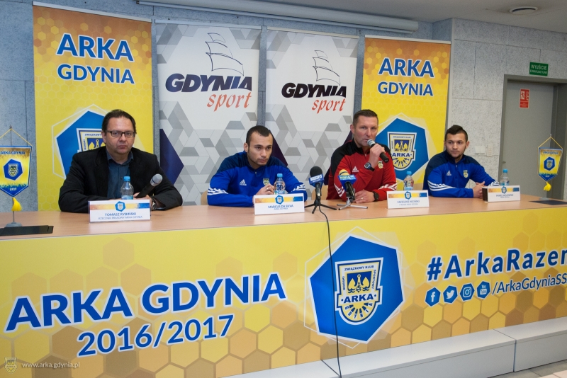 http://arka.gdynia.pl/images/galeria_zdjecie/big/konfa_pp_01_25c8af5bfccc4174f544c204b4dfb8bf.jpg
