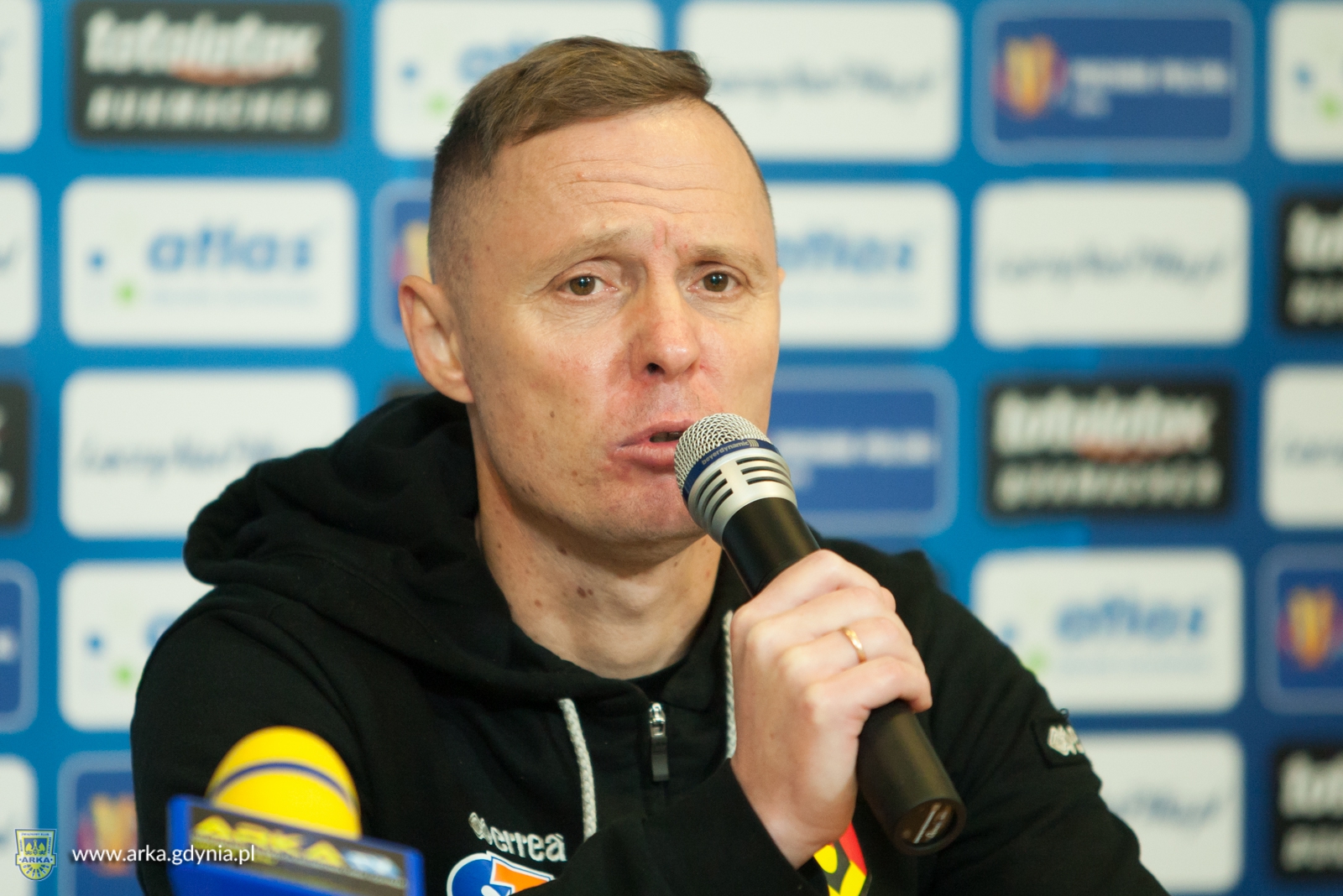 http://arka.gdynia.pl/images/galeria_zdjecie/big/konfa_pp_jaga_01_8dd0bef5793f8b98ebabd337a9339aa3.jpg