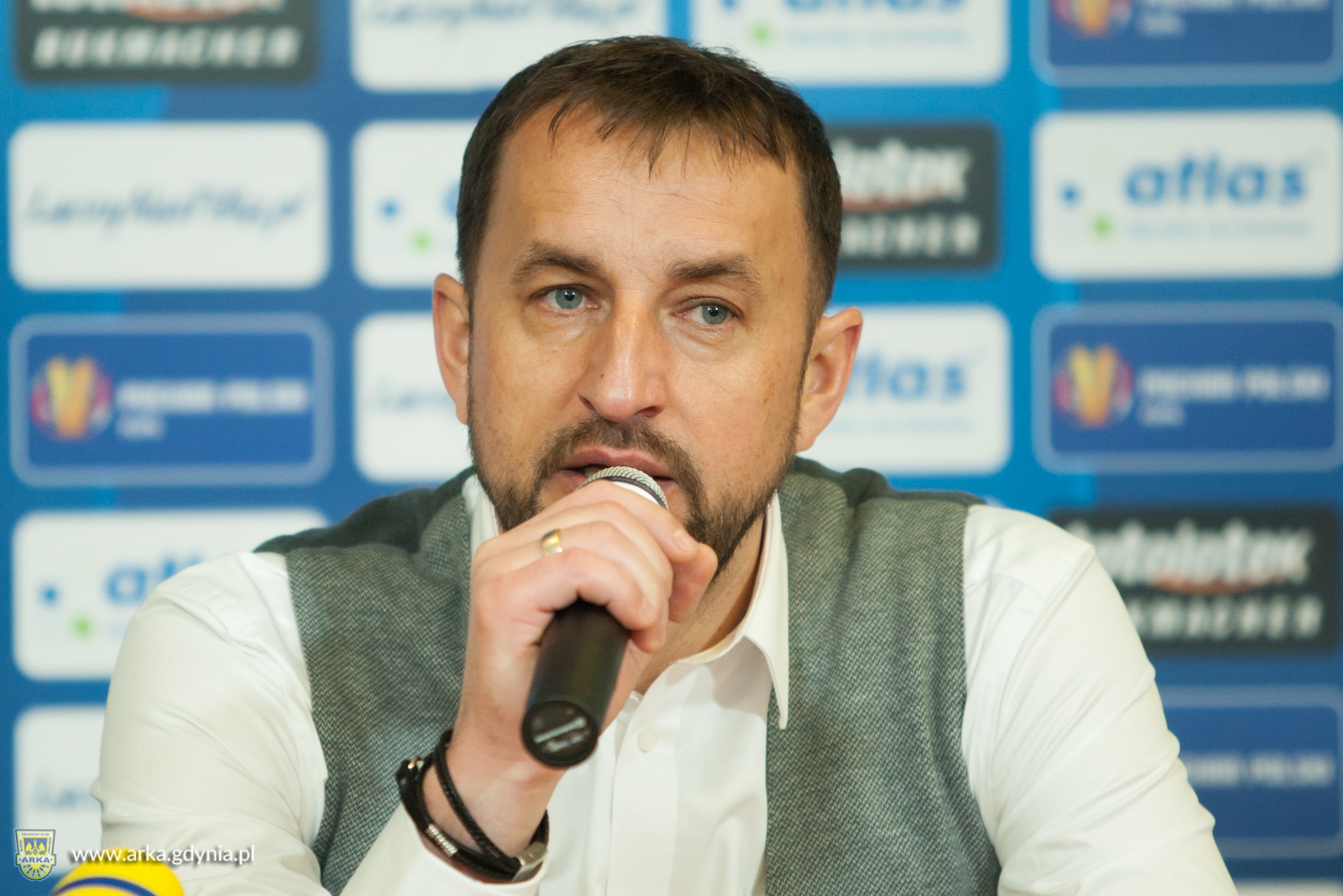 http://arka.gdynia.pl/images/galeria_zdjecie/big/konfa_pp_jaga_02_edeeaf3427fd855d60b4e881e5452442.jpg