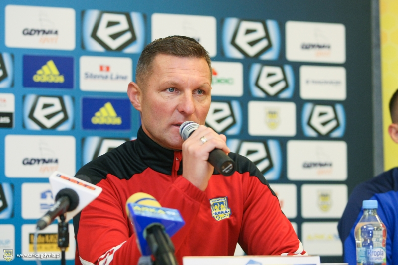 http://arka.gdynia.pl/images/galeria_zdjecie/big/konfa_termalica__06_85393bf74e3482b2bc83cb4d15b6a91a.jpg