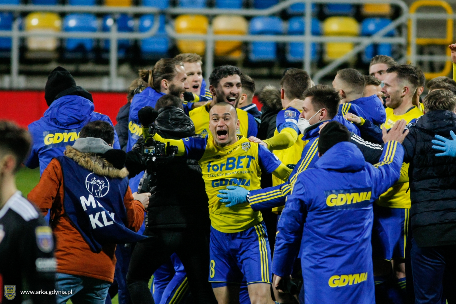 http://arka.gdynia.pl/images/galeria_zdjecie/big/pp_arka-piast_19_580dbc91fc96d35f2033b39eb2e6d42e.jpg