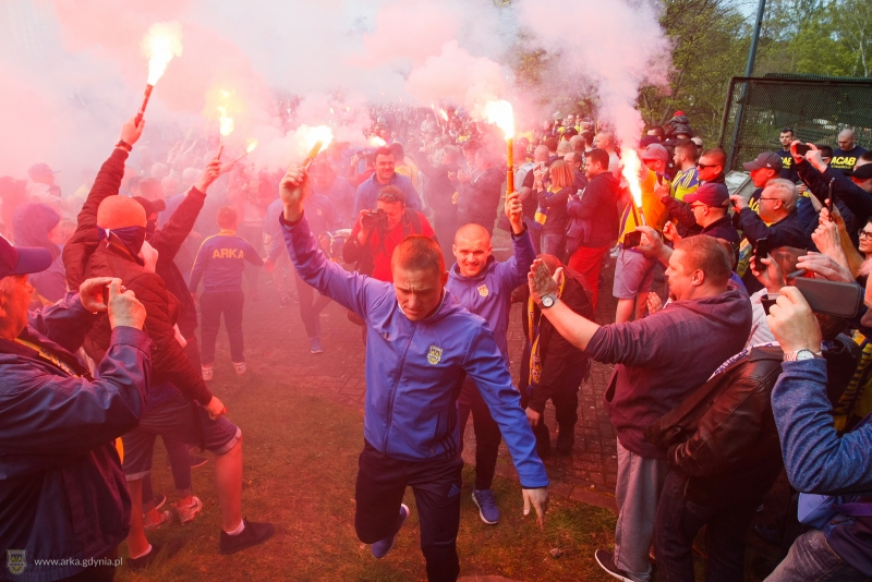 http://arka.gdynia.pl/images/galeria_zdjecie/big/pp_feta_gorka_30_7e4c8c7fd5e033744f7a4f1adc05b8bc.jpg