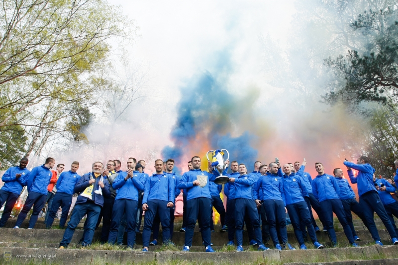 http://arka.gdynia.pl/images/galeria_zdjecie/big/pp_feta_gorka_43_6085bede767f233f531fa4ec4e1733e9.jpg