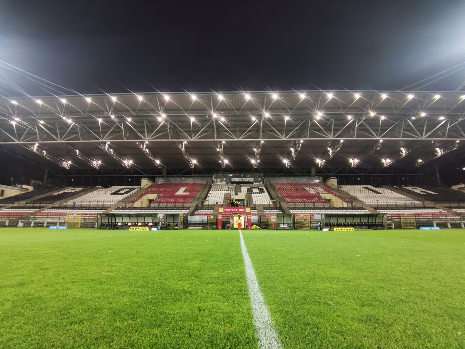 https://arka.gdynia.pl/images/galeria_zdjecie/big/stad2_ac71b891b65accd261b5cc0155561858.jpg