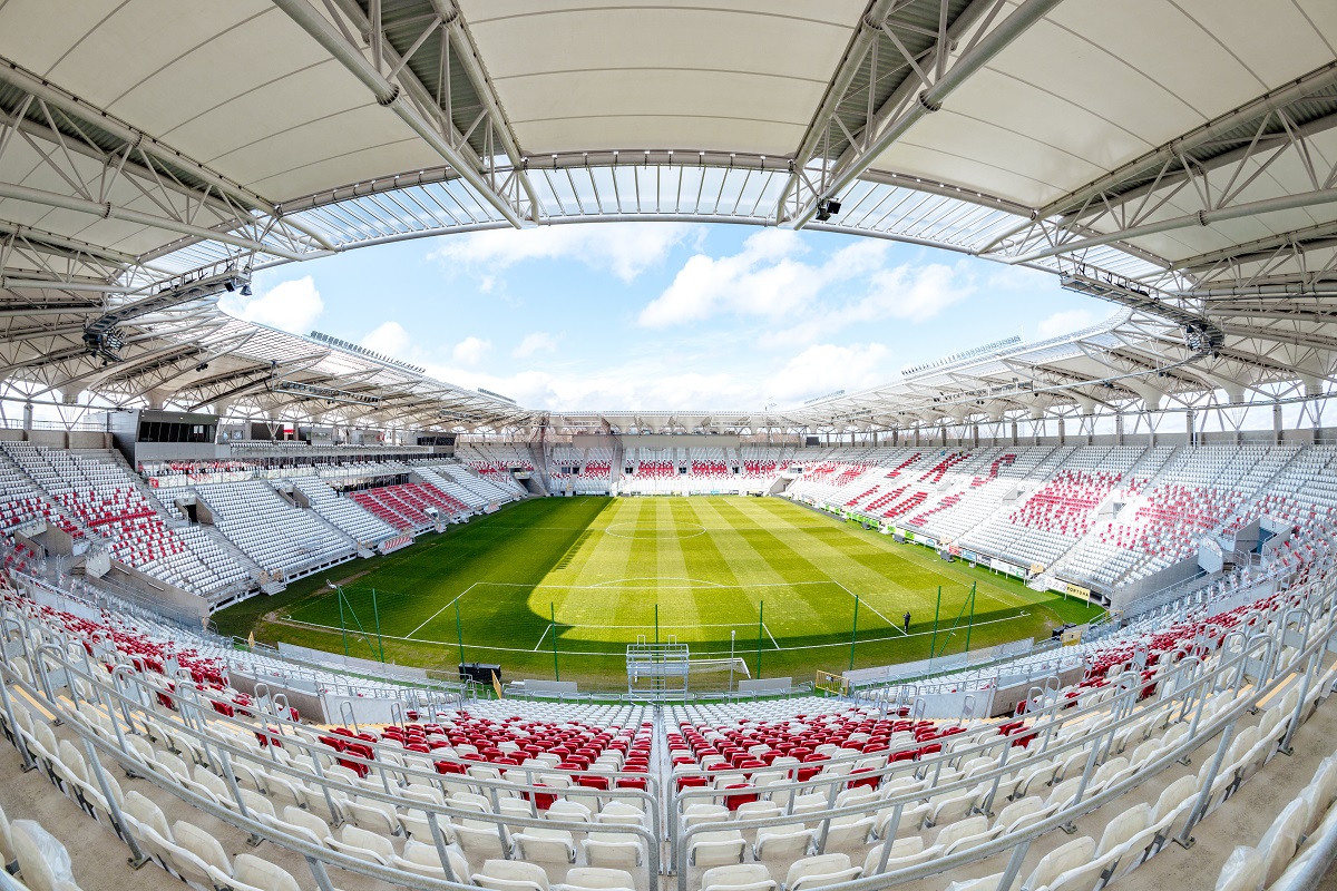 http://arka.gdynia.pl/images/galeria_zdjecie/big/stadion-krola-lks-lodz-2_50636f5ac8a0d465e1f24ba8df8a9b11.jpg